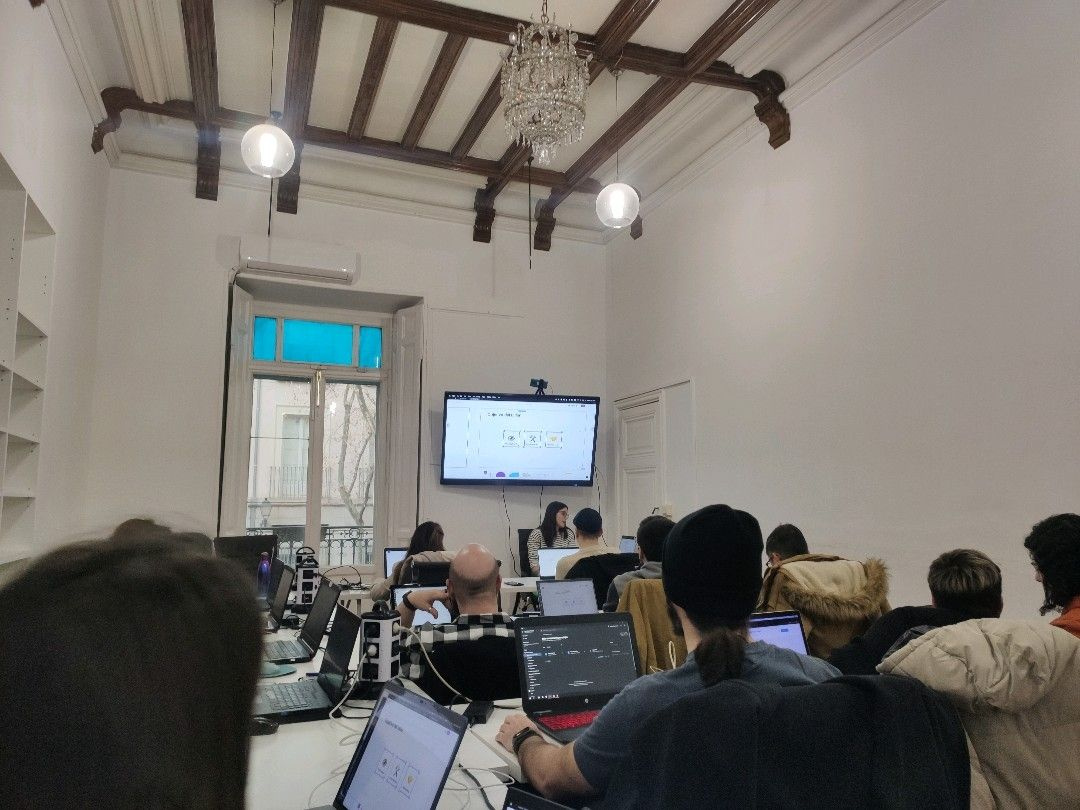 Marta Conde running a workshop